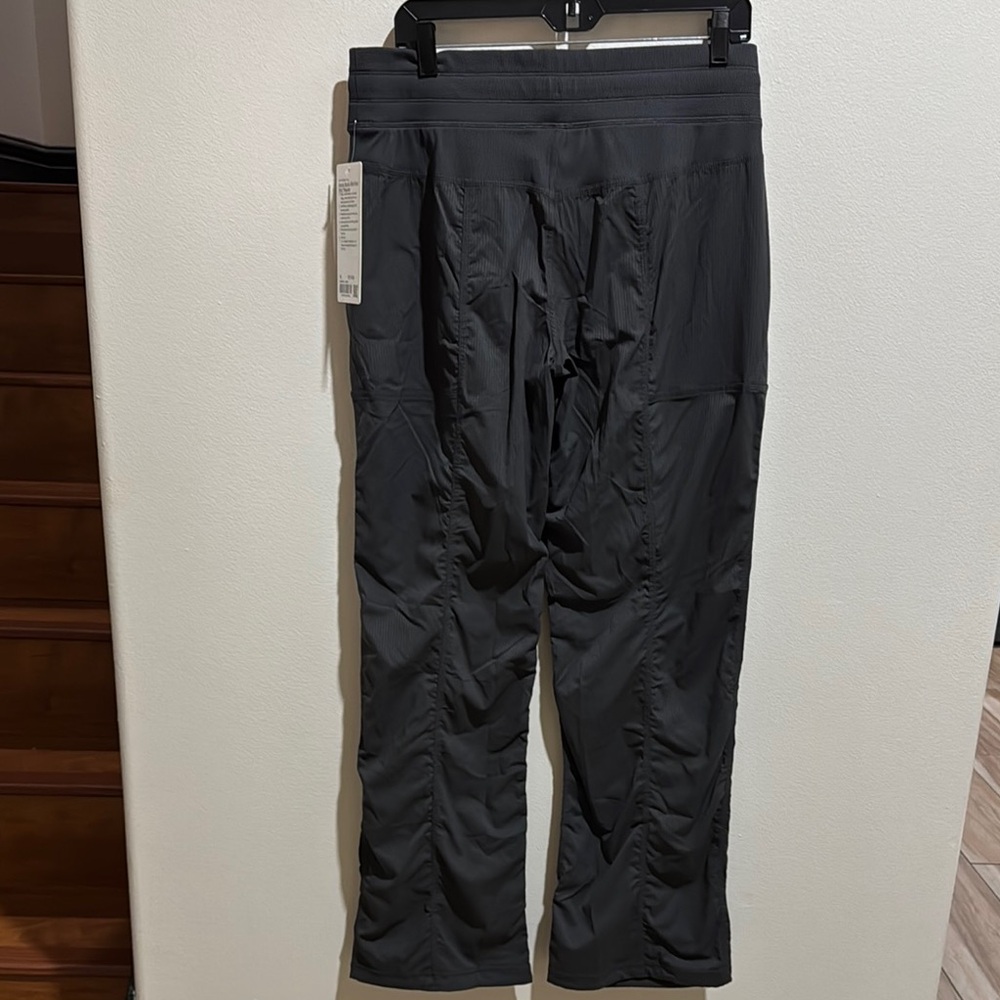 Lululemon Dance Studio Mid-Rise Pant in Graphite Grey NWT - Picture 3 of 3